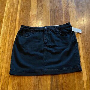 Black Denim Skirt NWT Size 12P FIRM
